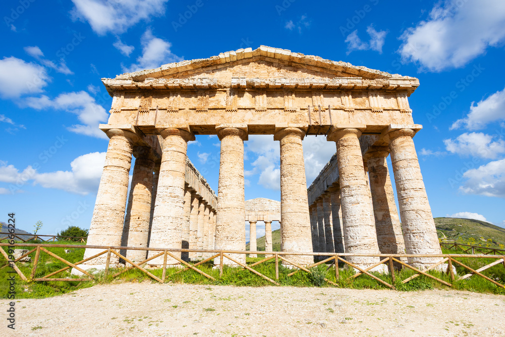 Fototapeta premium Temple of Segesta facade view in Sicily