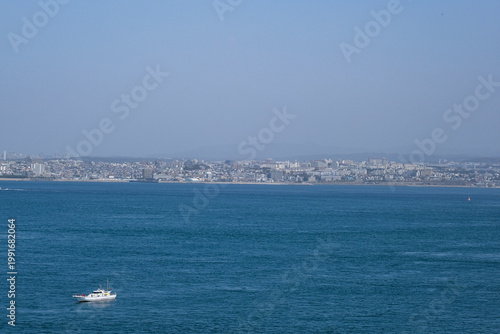 淡路島の高台から見る明石市の都市景観