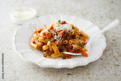 Pasta with vegetables and lentils