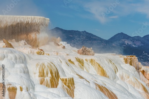 Sinter terraces with calcareous tuff deposits, hot springs, colorful mineral deposits, Palette Springs, Lower Terraces, Mammoth Hot Springs, Yellowstone National Park, Wyoming, USA