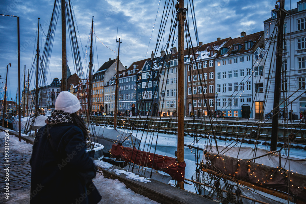Ταπετσαρία Beautiful winter evening scene at Nyhavn in Copenhagen, near the famous walking