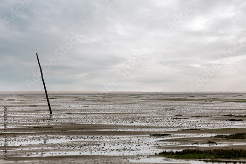 Tablou pe pânză The desolate and bleak Holy Island Sands at low tide, Northumberland, UK