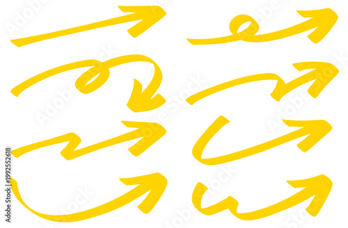 手書きの矢印セット 黄色のマーカーで書いたような太いあしらい