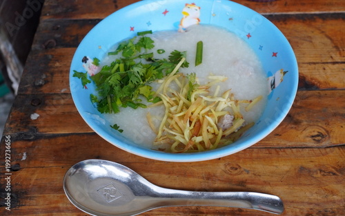 タイ・バンコク　激安屋台のお粥