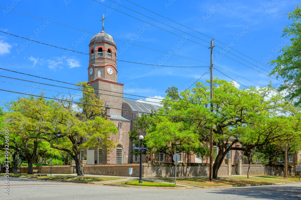 Fototapeta premium The historic Prince George Winyah Parish Church established in 1721 located in Georgetown, South Carolina.