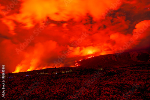 Bild auf Leinwand la coulé de la lave, volcan piton de la fournaises