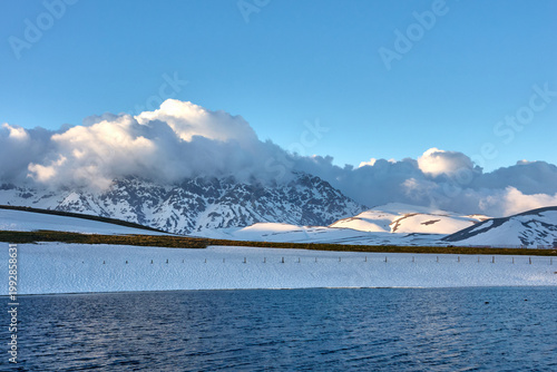 GRAN SASSO, Lago di Racollo : Laghetti effimeri al disgelo  - Campo Imperatore - Abruzzo