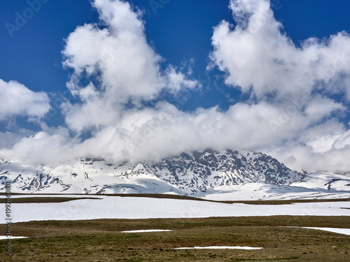 GRAN SASSO, Lago di Racollo : Laghetti effimeri al disgelo  - Campo Imperatore - Abruzzo