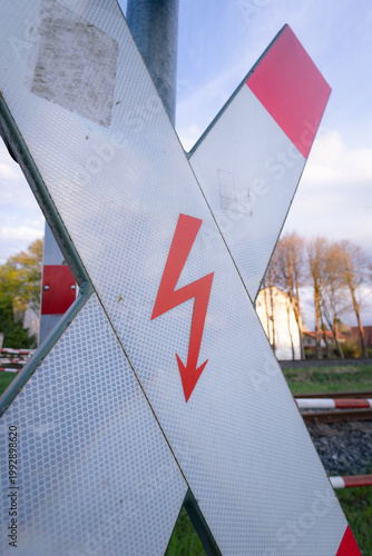 Andreaskreuz an Bahnübergang