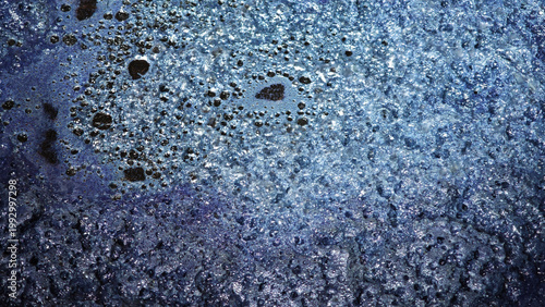 Εκτύπωση καμβά The indigo dye is fermenting in a tank to create fine bubbles, which will settle in the indigo solution used for dyeing
