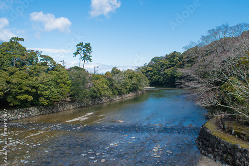 宇治橋から眺める五十鈴川