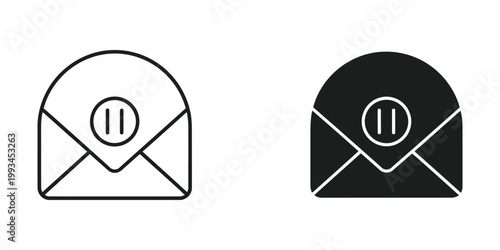 Contrasting envelope icons with and without notification indicators