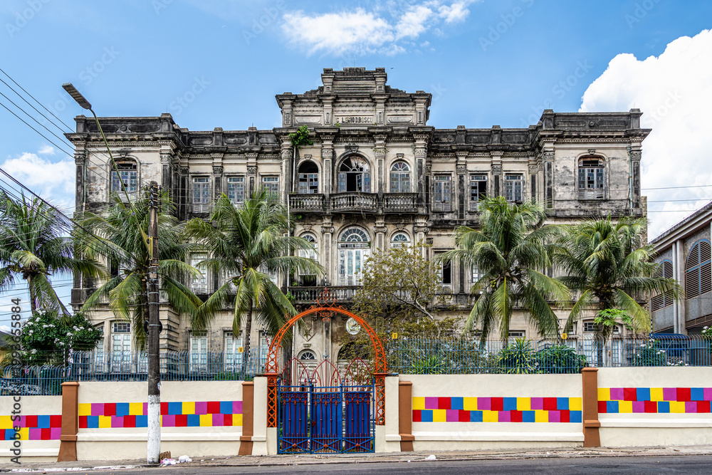 Obraz premium The facade and entrance of the Colegio Dom Bosco school in Manaus. Amazonas, Brazil