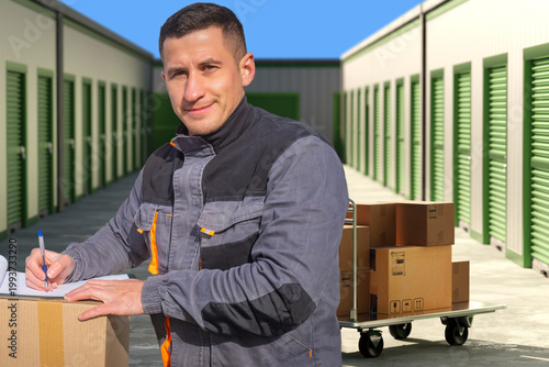 Self storage operations, Pa...