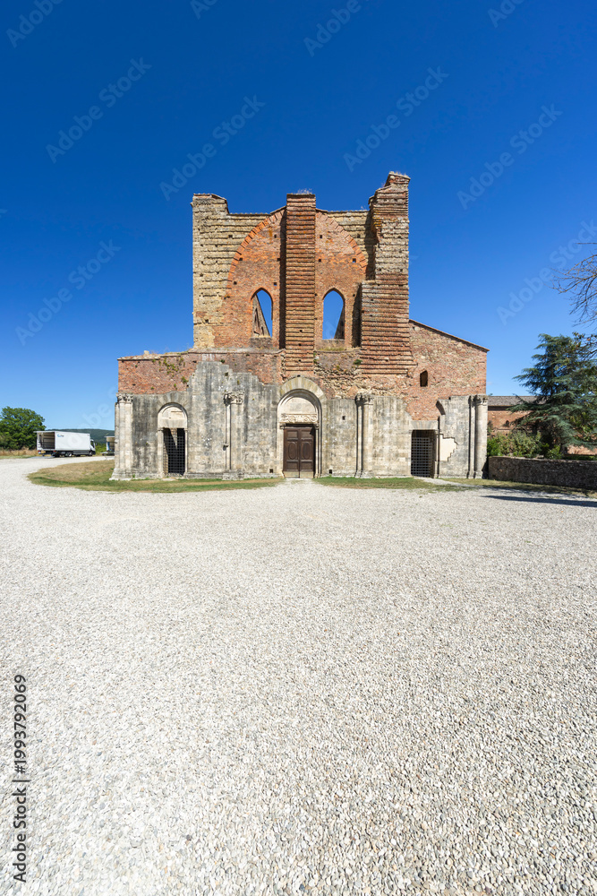 Fototapeta premium San Galgano Abbey ruins in Tuscany, Chiusdino, Italy