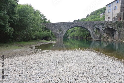 Pont sur la rivière le Vidourle, village de Sauve, département du Gard, France