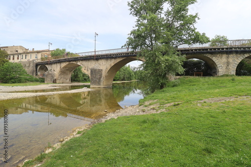 Pont sur la rivière le Vidourle, village de Sauve, département du Gard, France