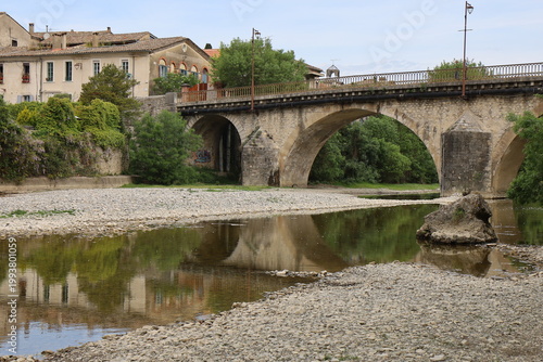 Pont sur la rivière le Vidourle, village de Sauve, département du Gard, France
