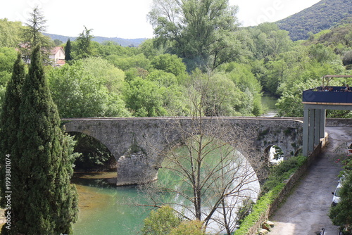 Pont sur la rivière le Vidourle, village de Sauve, département du Gard, France