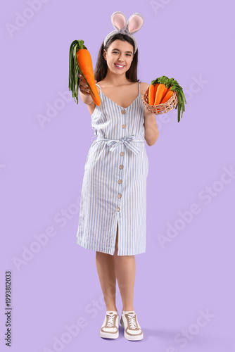 Beautiful young woman in bu...