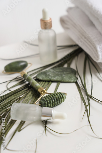 Facial massage tools with s...