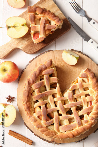 Tasty homemade apple pie wi...