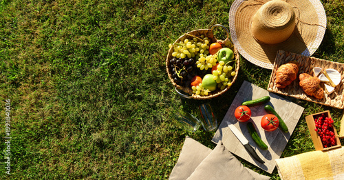 Set for romantic picnic wit...