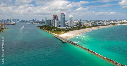 Canvas Print Miami seaside with turquoise ocean and sky