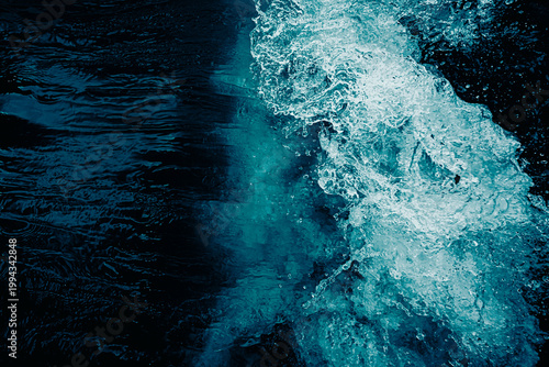 Obraz na plátne teal dynamic water turbulence in surf