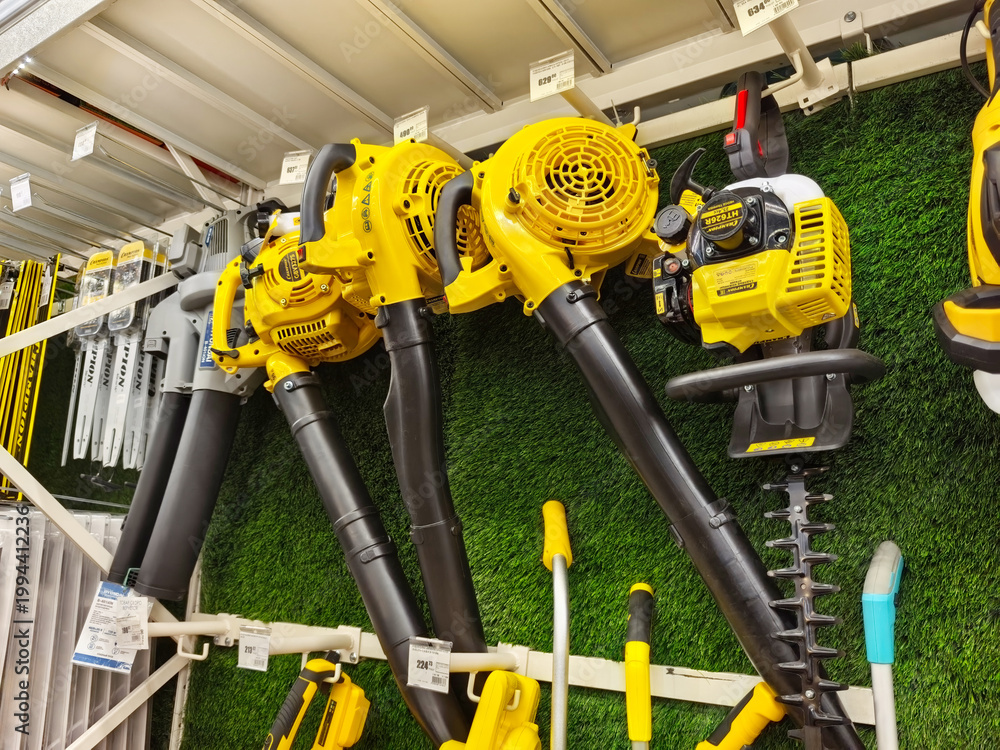 Obraz premium Powerful tools for outdoor maintenance at local hardware store