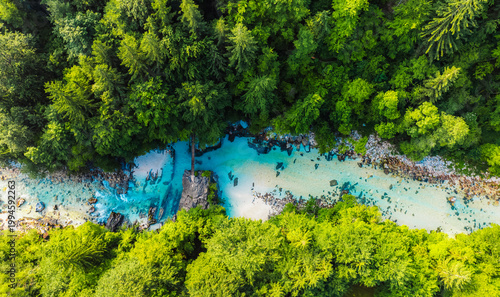Foto Wonderful Soca river and gorge in the green forest, Bovec, Slovenia
