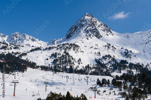 The Grau Roig ski slopes in Grandvalira are known as the most untouched and technical area of ​​the resort, as they have no residential buildings.  