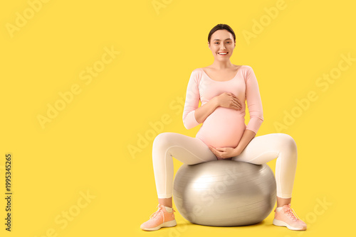 Beautiful young pregnant wo...