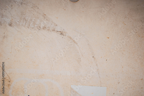 Imagen horizontal de una pared blanca vieja y sucia