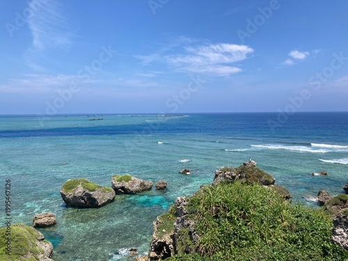 青い海と空
