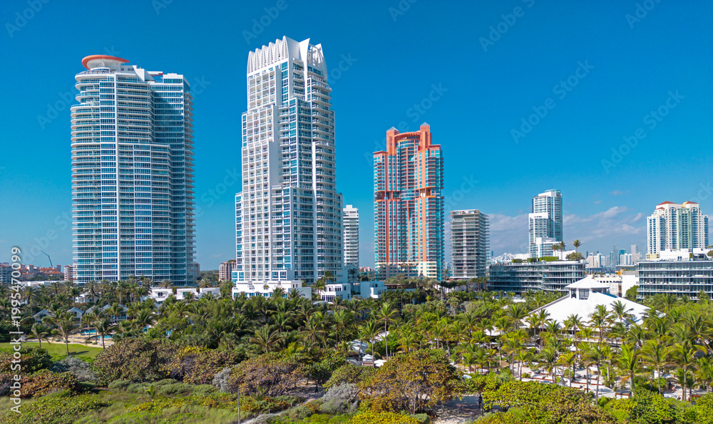 Fototapeta premium Miami Beach city aerial view. Miami ocean shore. Miami coastal cityscape. Miami Beach downtown.