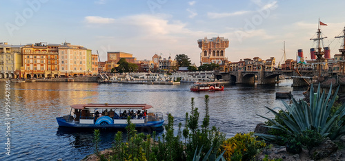 Schilderij op canvas Historic ship and Mediterranean Harbor view framed by stone archway at Tokyo Dis