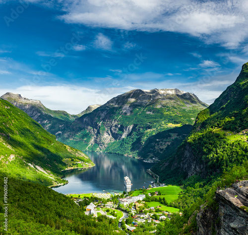 Cuadro en lienzo View of the Geirangerfjord in Norway
