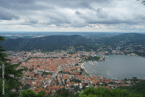 Photos Looks out from a viewpoint in Brunate over the city of Como and Lake Como, ideal