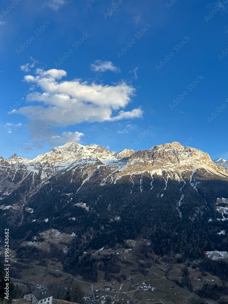 Obraz premium snow covered mountains