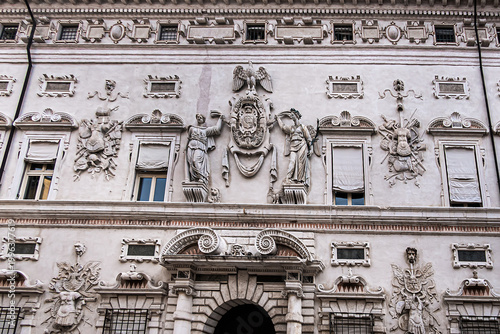 Obraz na plátně Late-Renaissance palace Bentivoglio (from 1449) is located on Via Garibaldi