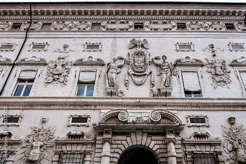 Obraz na plátně Late-Renaissance palace Bentivoglio (from 1449) is located on Via Garibaldi