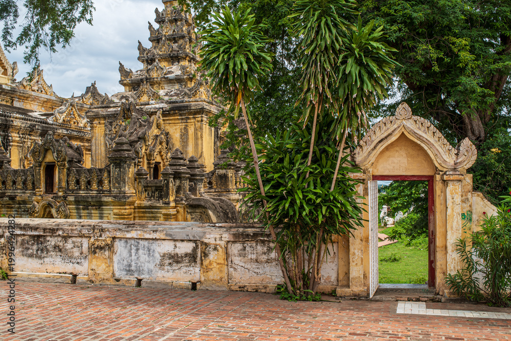 Fototapeta premium Maha Aungmye Bonzan Monastery in Inwa, Myanmar