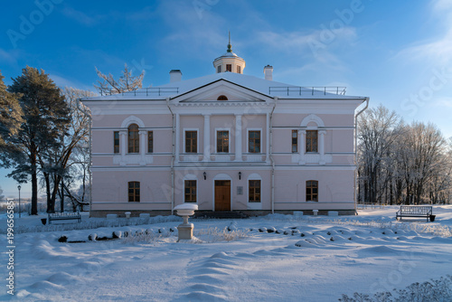 Foto The estate house of Countess Orlova-Chesmenskaya at the Novgorod Museum of Folk