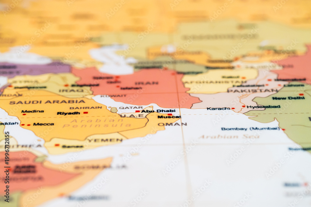 Obraz premium Geopolitical risks in oil market energy crisis in strait of hormuz global economy impact
