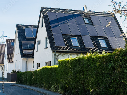 Photos Einfamilienhaus mit Solaranlage auf dem Dach in Essen, Deutschland