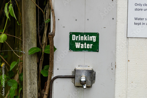 Drinking Water Outdoor Metal Faucet Station