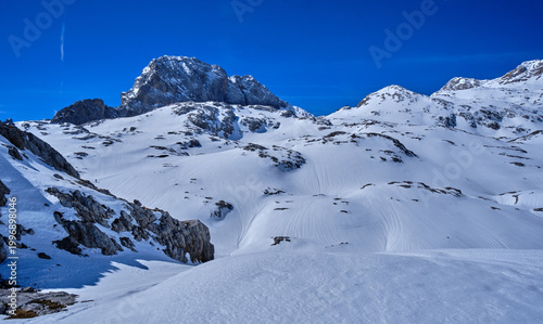 Dachstein glacier ideal for ski-alp and ski-touring
