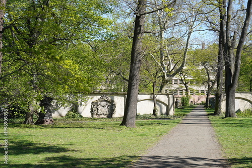 Der Alte Johannisfriedhof in Leipzig im Frühling, ältester Friedhof der Stadt Leipzig