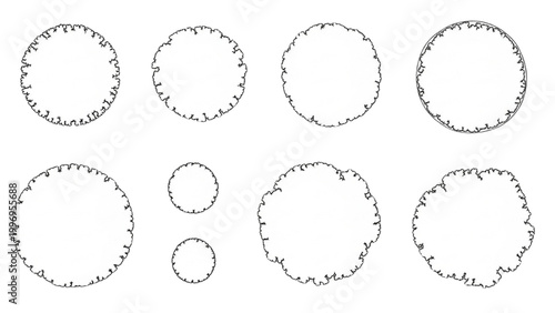 Various 2D AutoCAD circular shapes are illustrated